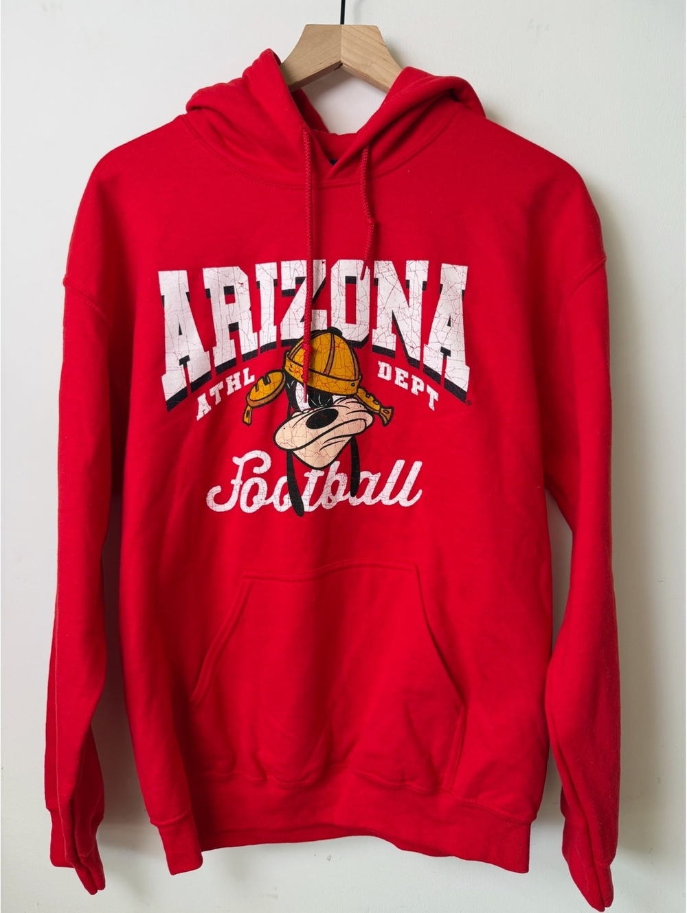Arizona Wildcats Football Red Pullover Hoodie Disney Parks men’s medium Goofy